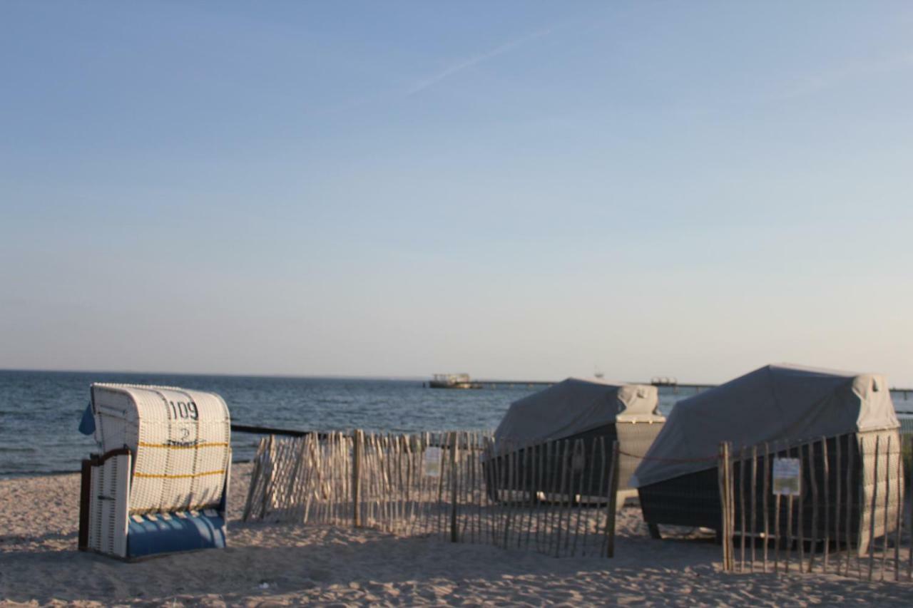 Strandlaeufer Im Kirschgarten Kellenhusen Kültér fotó
