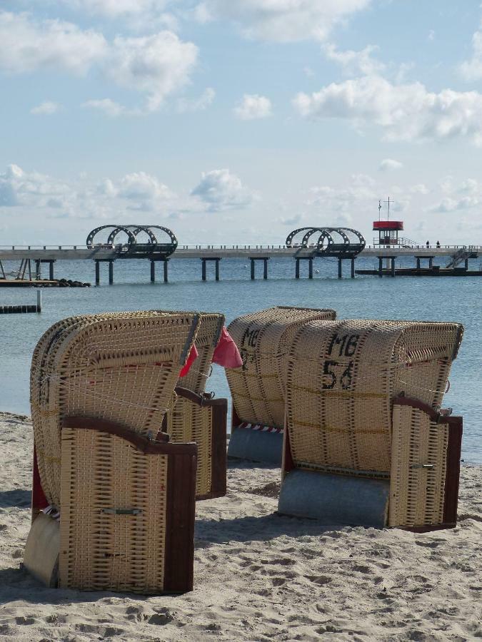 Strandlaeufer Im Kirschgarten Kellenhusen Kültér fotó