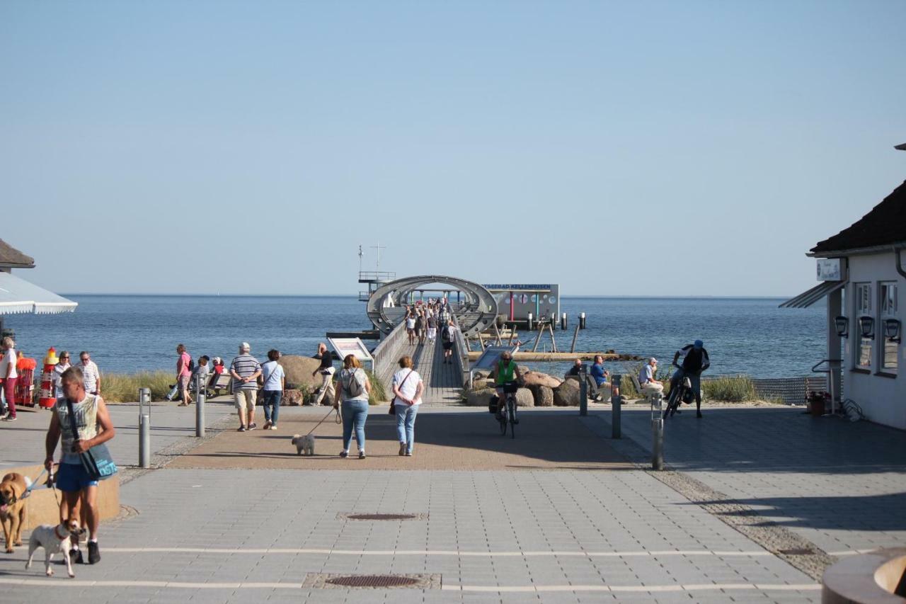 Strandlaeufer Im Kirschgarten Kellenhusen Kültér fotó
